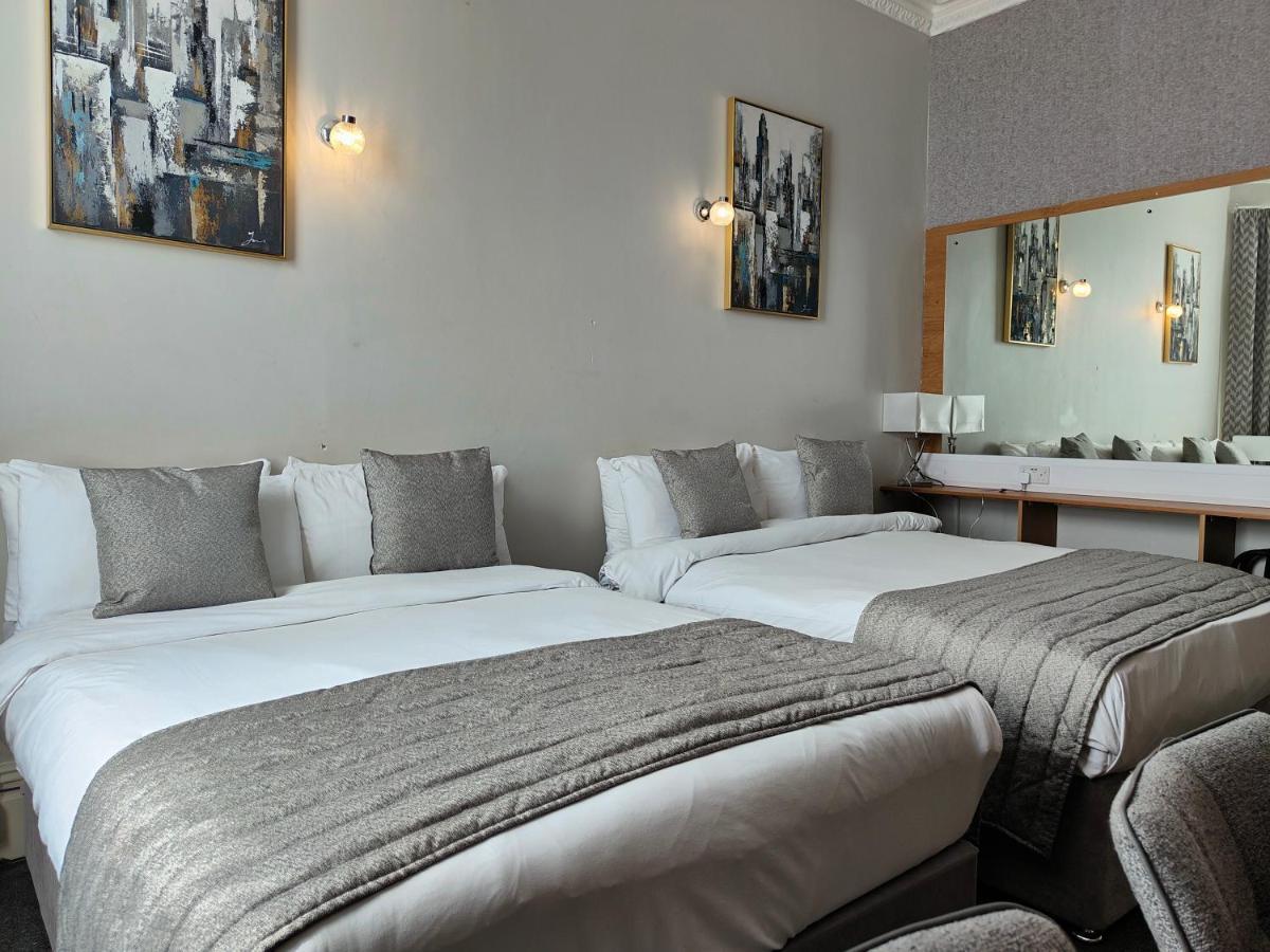 Hotels 24-7 - The Old Victoria Hotel นิวพอร์ต ภายนอก รูปภาพ