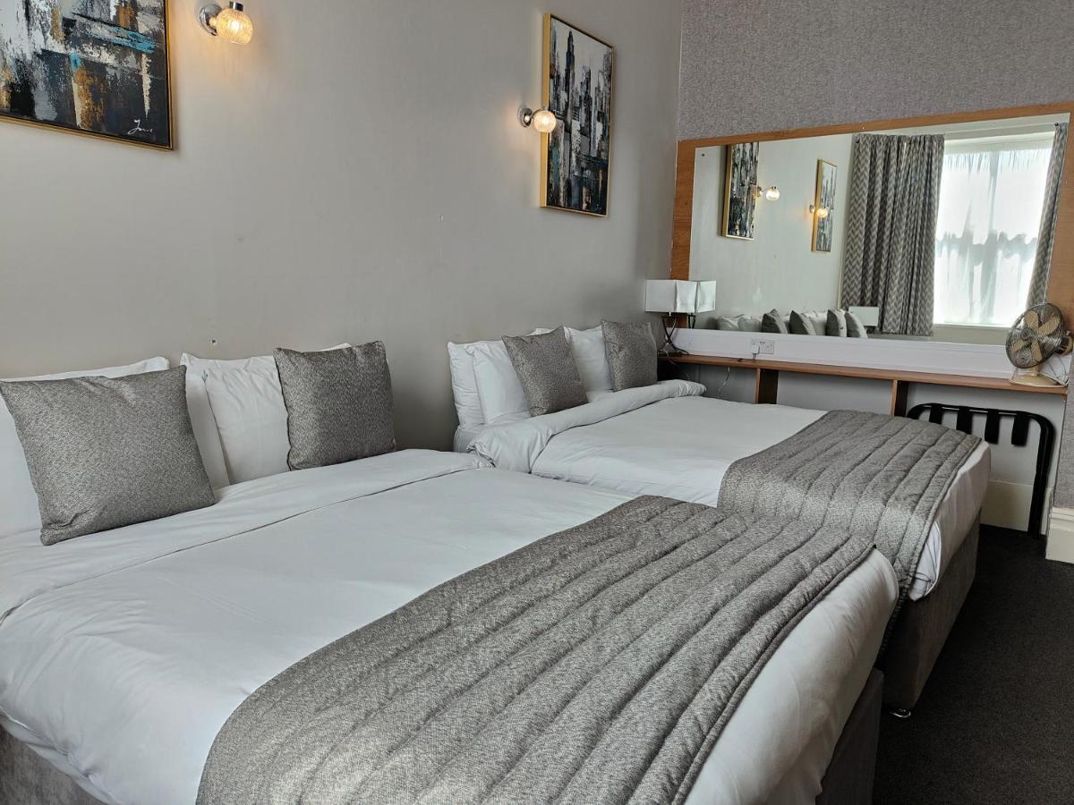 Hotels 24-7 - The Old Victoria Hotel นิวพอร์ต ภายนอก รูปภาพ