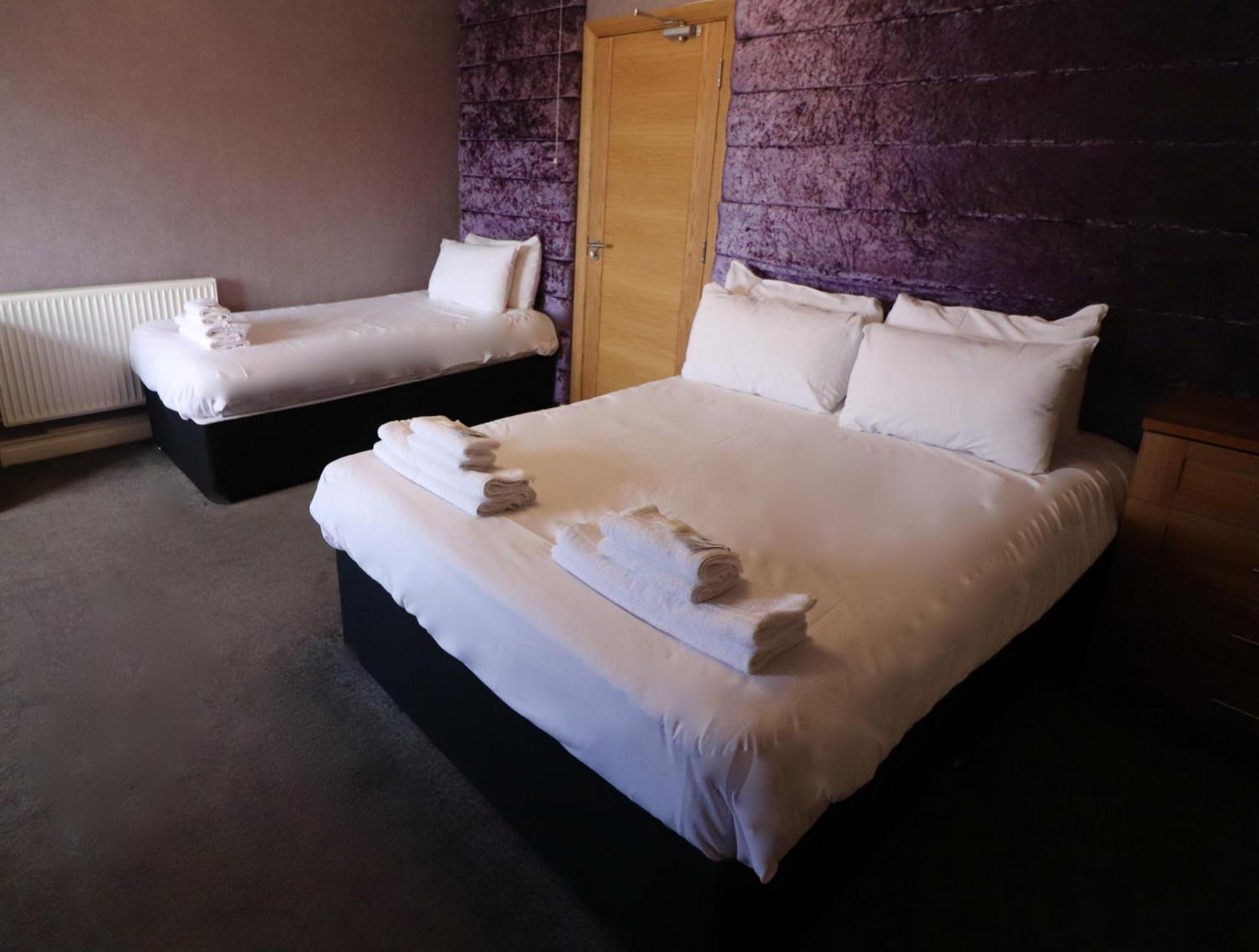 Hotels 24-7 - The Old Victoria Hotel นิวพอร์ต ภายนอก รูปภาพ